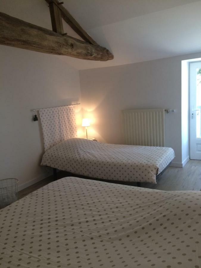 Le Petit Monty Gite Cote Etang Saint-Malo-du-Bois Zewnętrze zdjęcie